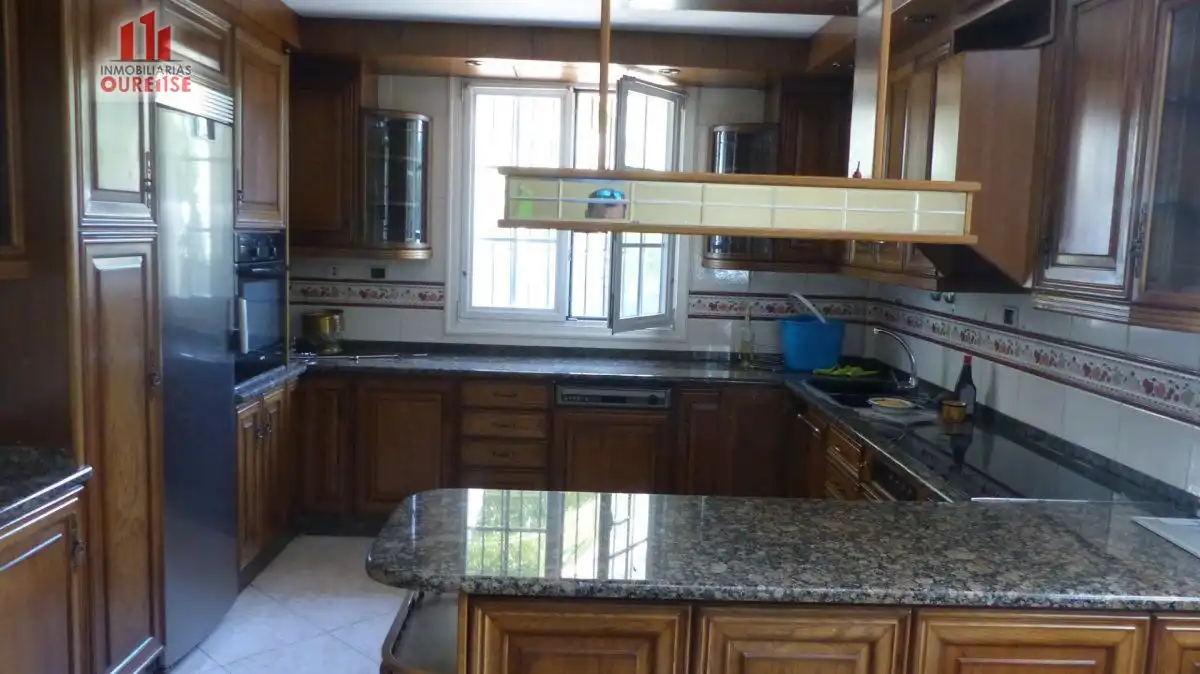 Kitchen of Houses for sale in Ourense Capital   with Heating, Terrace and Storage room