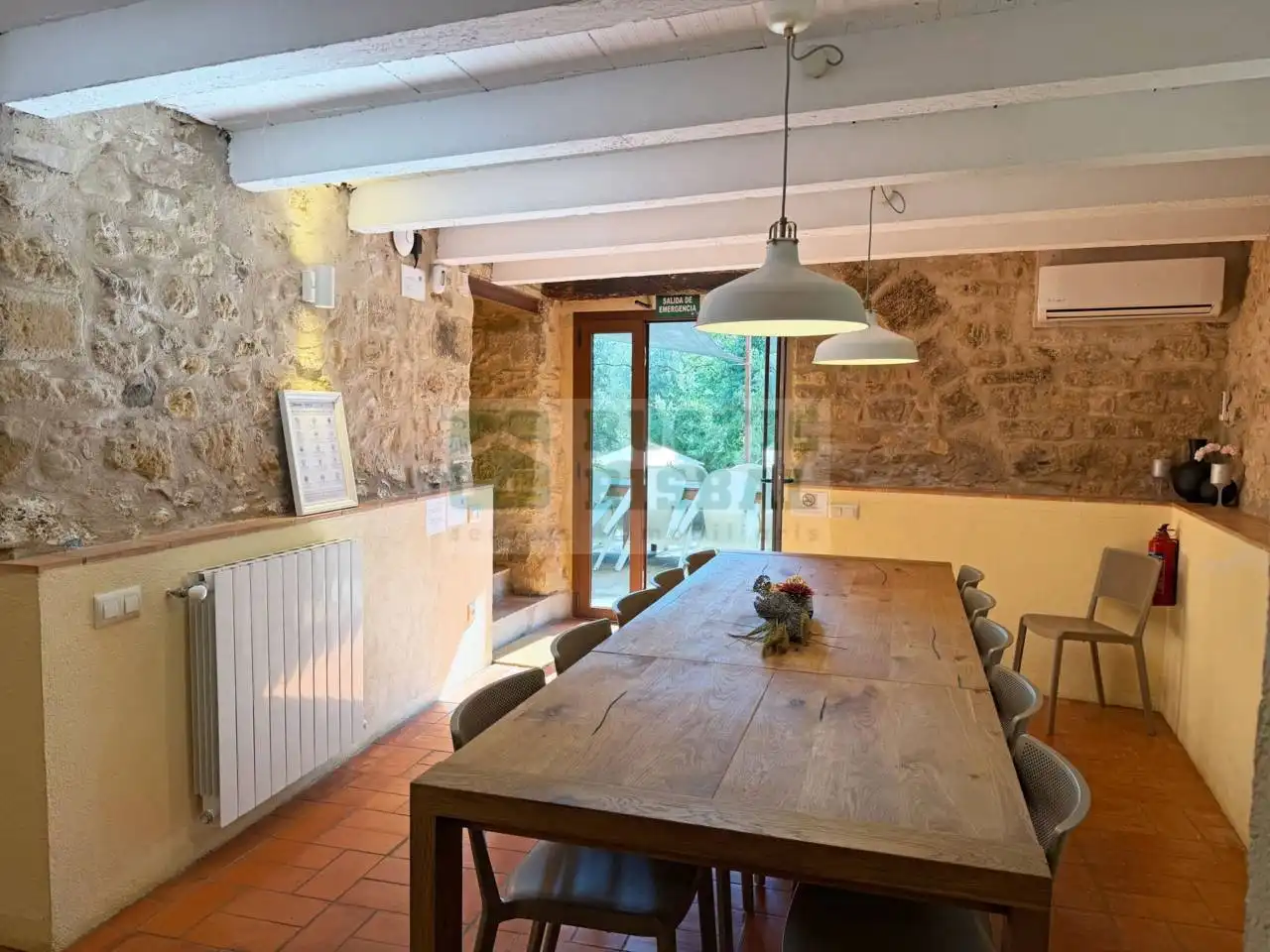 Comedor de Finca rústica de alquiler en Vilademuls con Aire acondicionado, Calefacción y Jardín privado