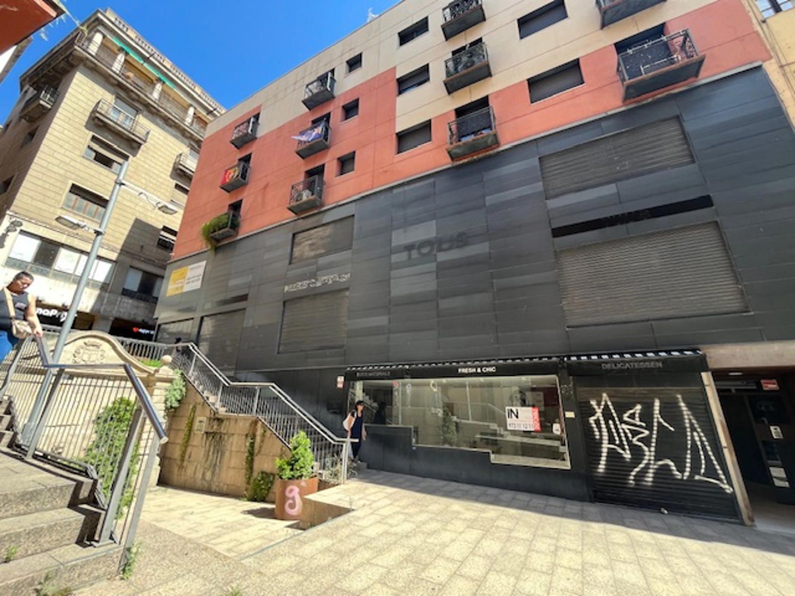 Exterior view of Flat for sale in  Lleida Capital  with Air Conditioner, Storage room and Furnished