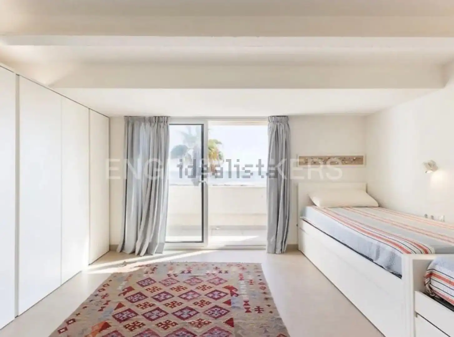 Habitación de Casa adosada de alquiler en Valencia con Aire acondicionado, Calefacción y Terraza