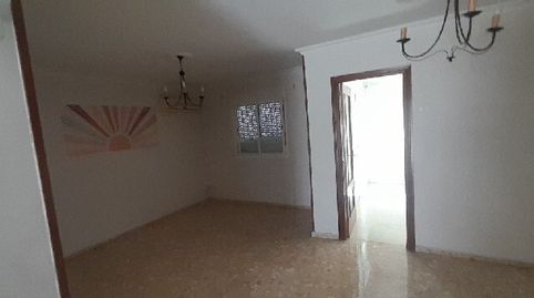 Foto 5 de Casa adosada en venda a C/ Constelación Cruz del Sur, Las Torres - Constelaciones, Utrera