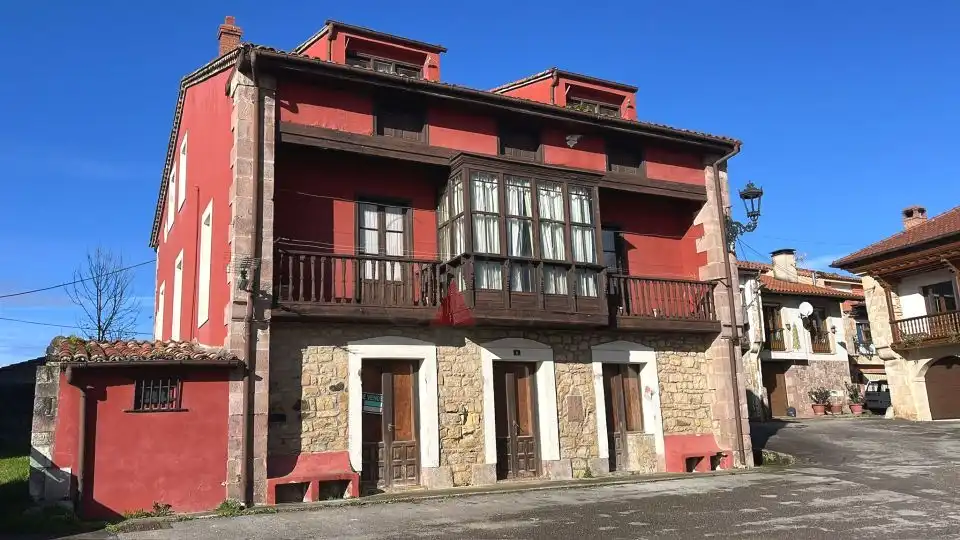 Vista exterior de Casa o chalet en venta en Udías