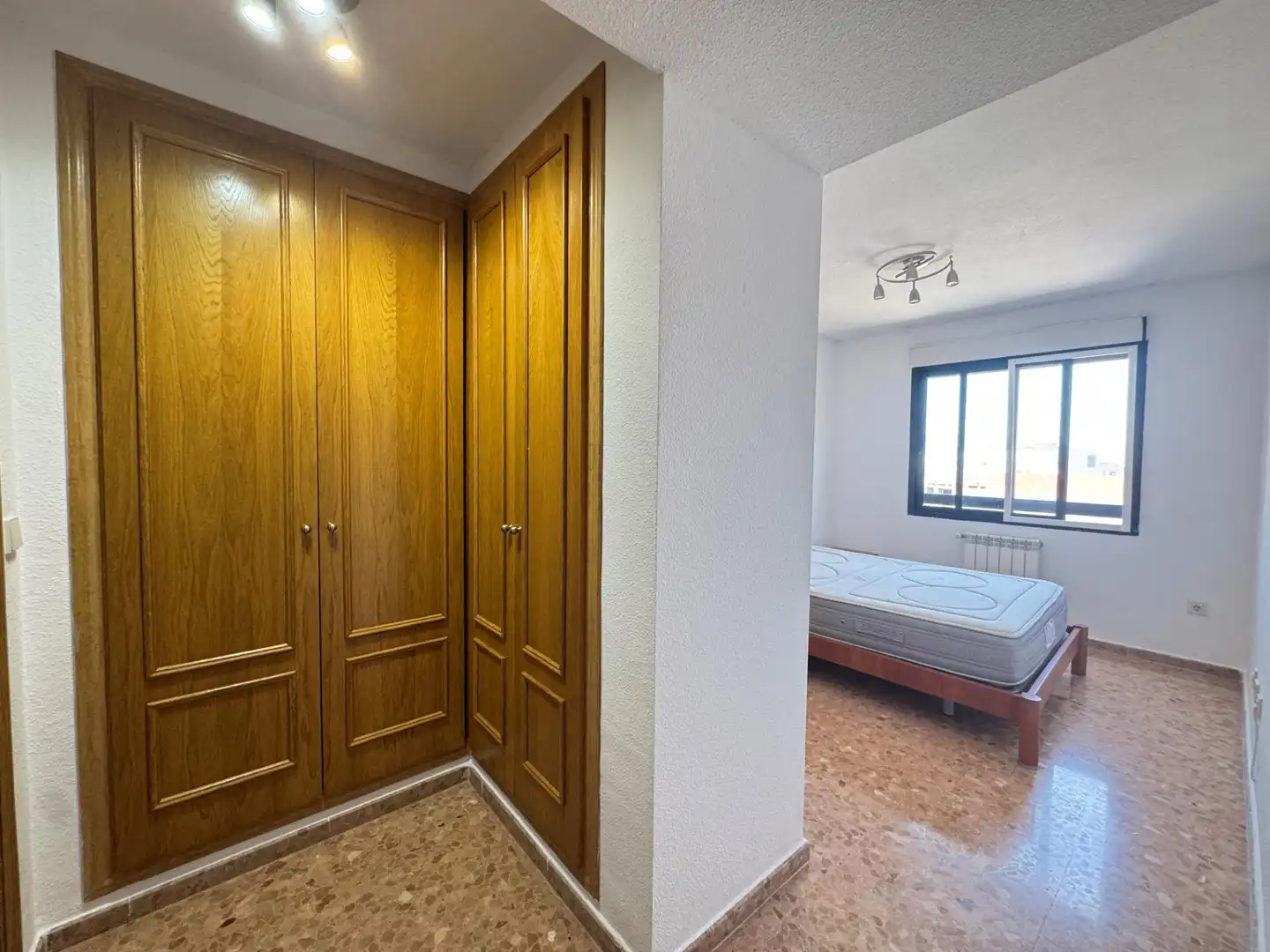 Habitación de Piso en venta en Alicante / Alacant con Aire acondicionado, Calefacción y Terraza