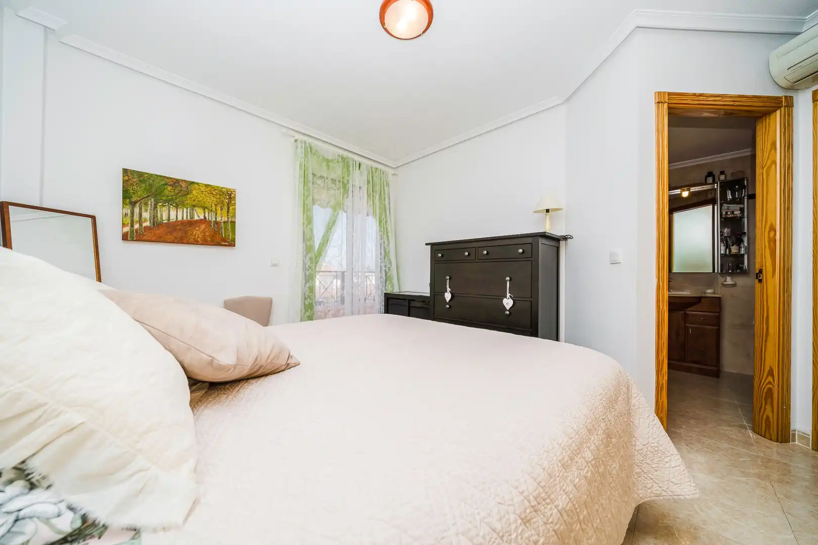 Attic for rent in La Florida
