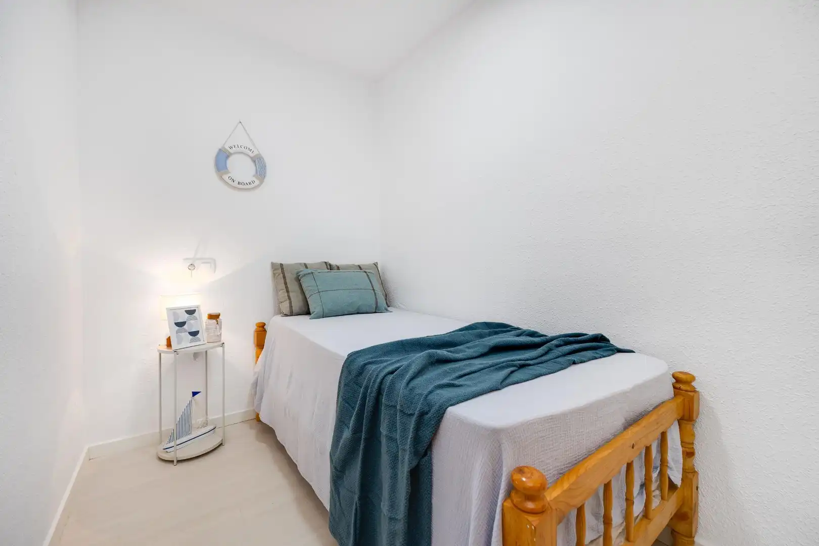 Dormitori de Apartament en venda en Torrevieja amb Aire condicionat, Terrassa i Moblat