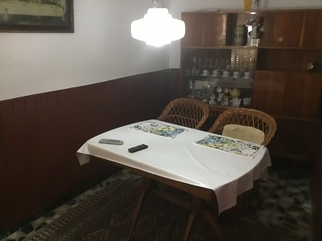 Menjador de Casa adosada en venda en Villamayor de los Montes amb Calefacció, Parquet i Moblat