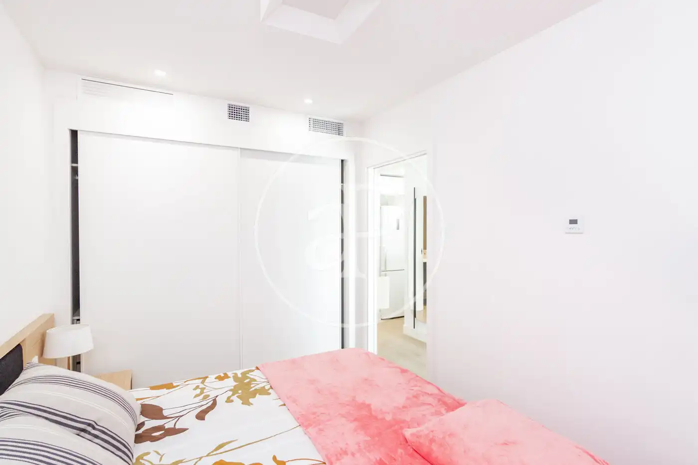 Schlafzimmer von Wohnung zur Miete in Madrid mit Klimaanlage, Heizung und Privatgarten
