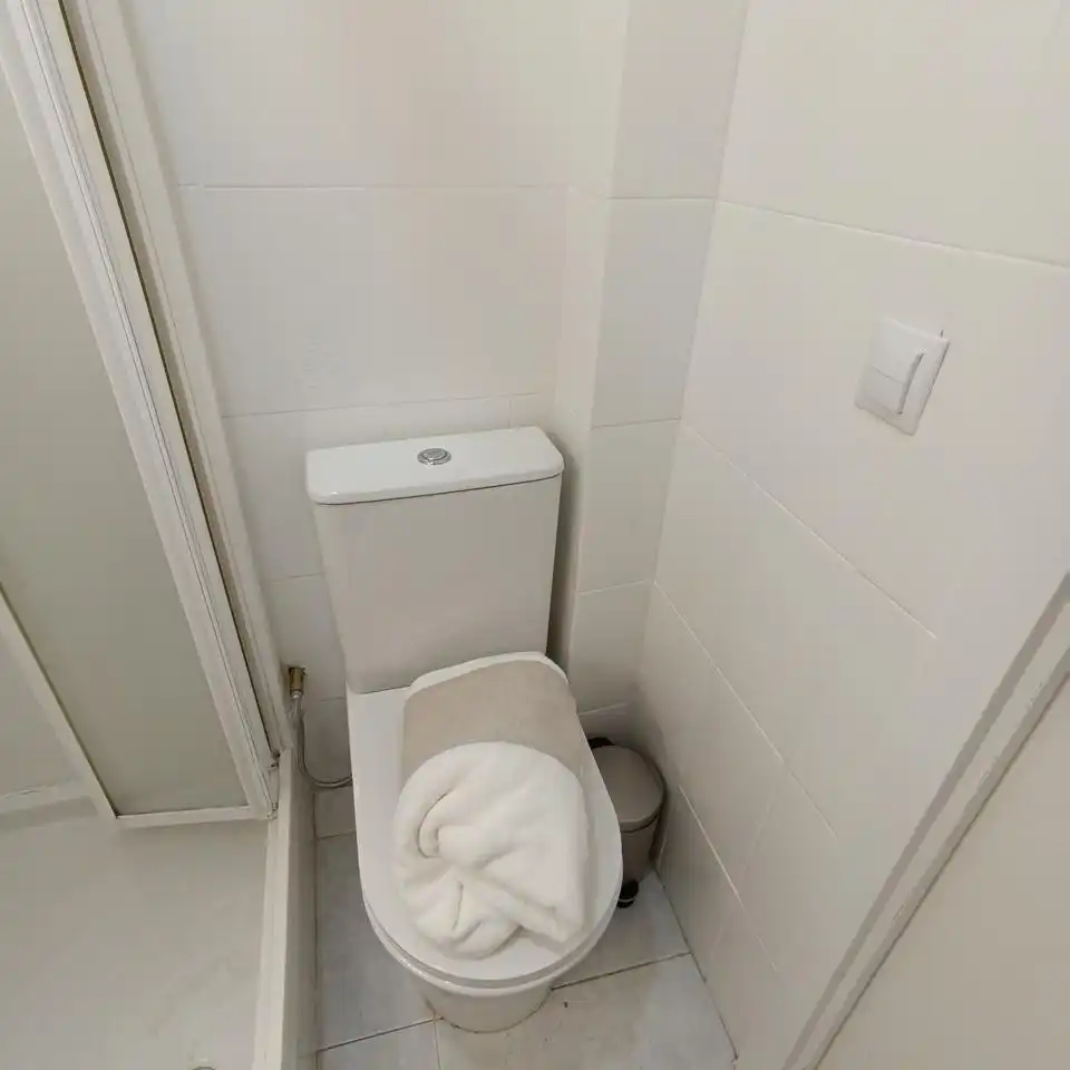 Baño de Piso en venta en Barcelona con Parquet, Trastero y Amueblado