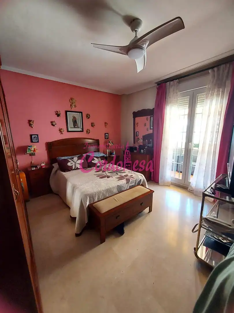 Casa amb piscina en venda a Poniente-Norte - Miralbaida - Parque Azahara, imagen 25