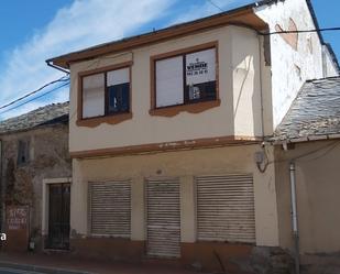 Vista exterior de Casa o xalet en venda en Cubillos del Sil amb Calefacció, Terrassa i Traster