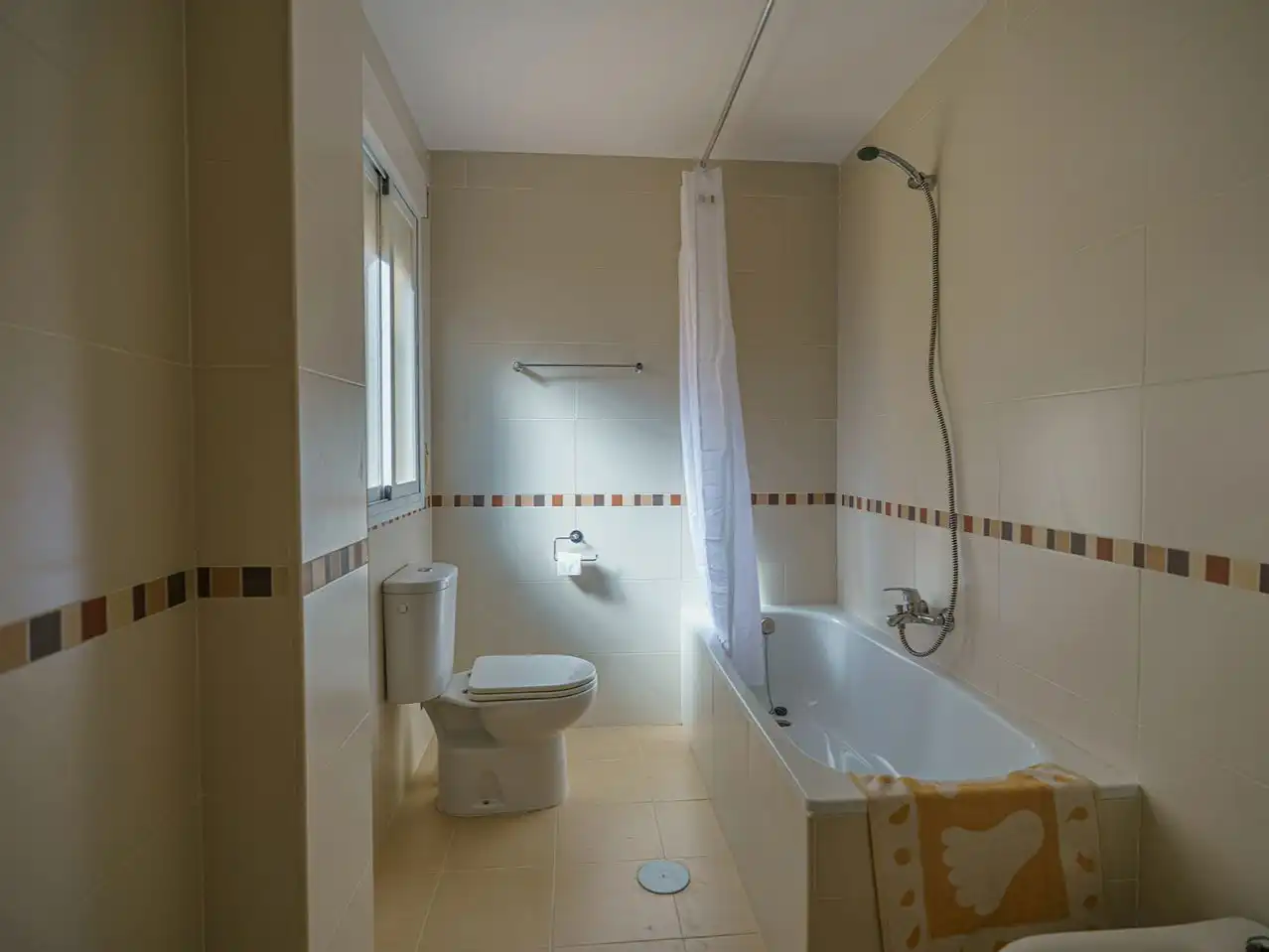 Bathroom of Houses for rent in Ventas de Huelma  with Air Conditioner, Terrace and Storage room
