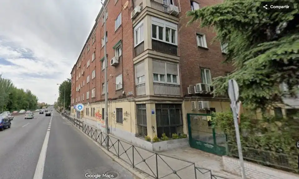 Vista exterior de Piso en venta en Madrid