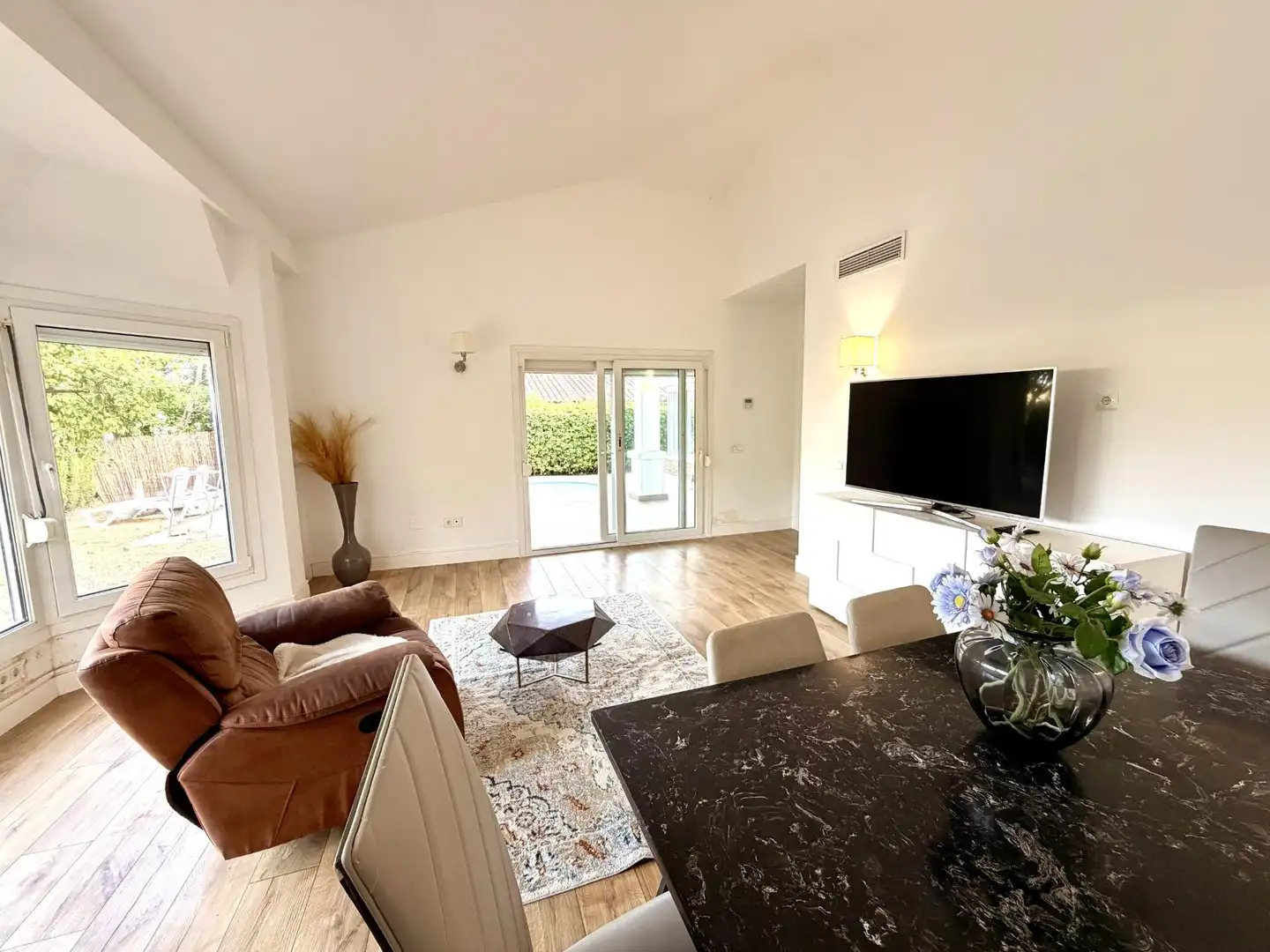 Villa avec piscine à vendre à Avenida SP-21 RESERVA HIGUERON, imagen 6
