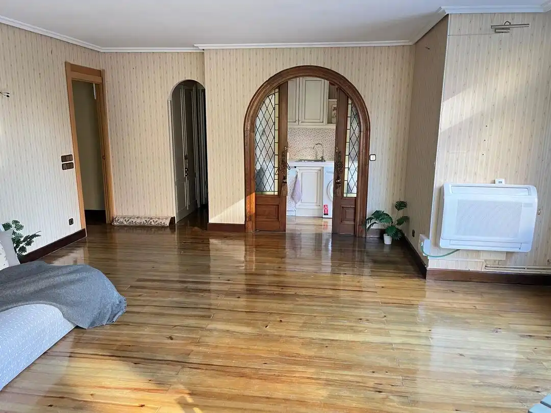 Living room of Flat for sale in  Pamplona / Iruña  with Air Conditioner, Heating and Balcony