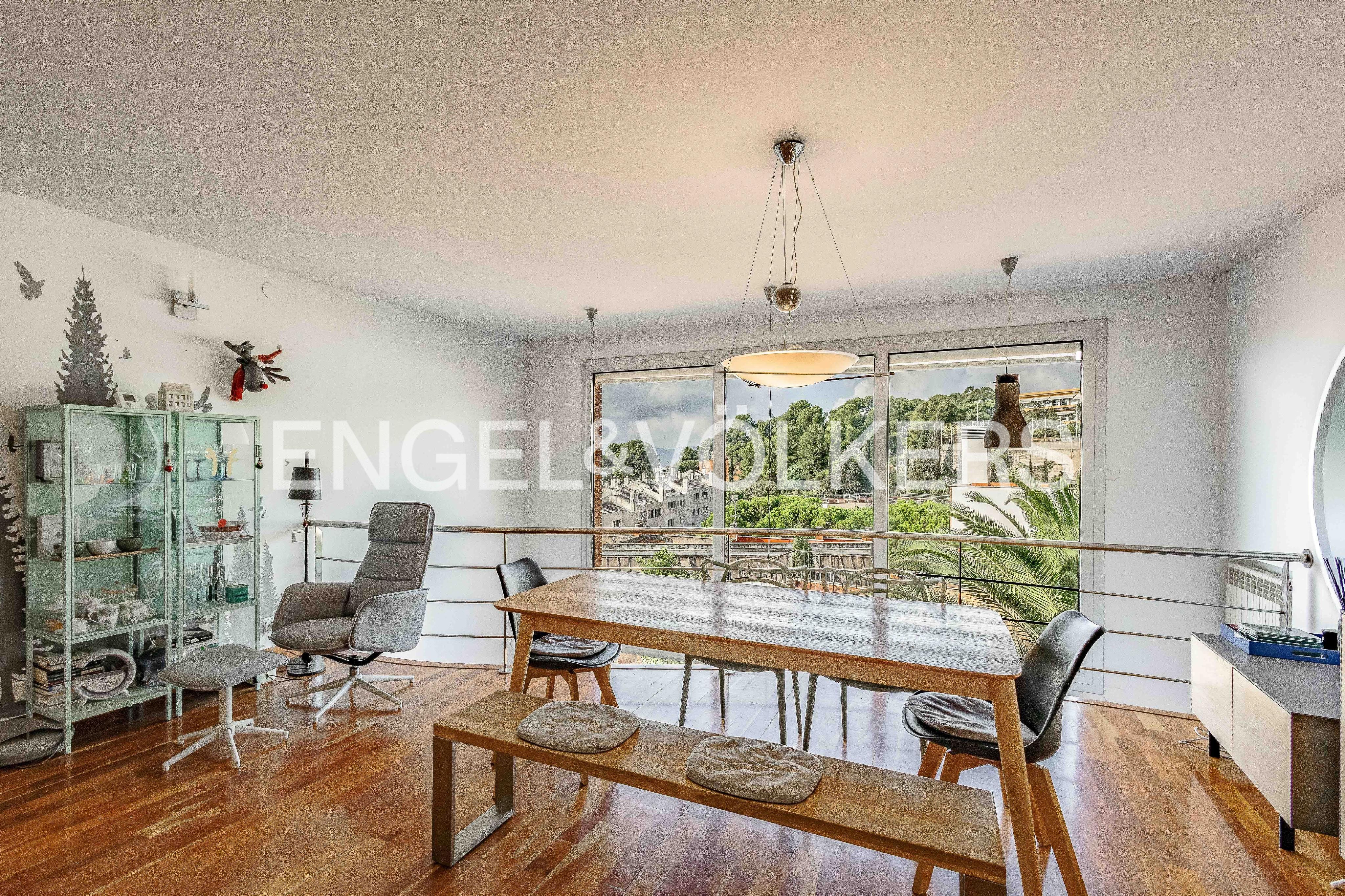 Menjador de Casa adosada de lloguer en Sant Just Desvern amb Aire condicionat, Calefacció i Jardí privat