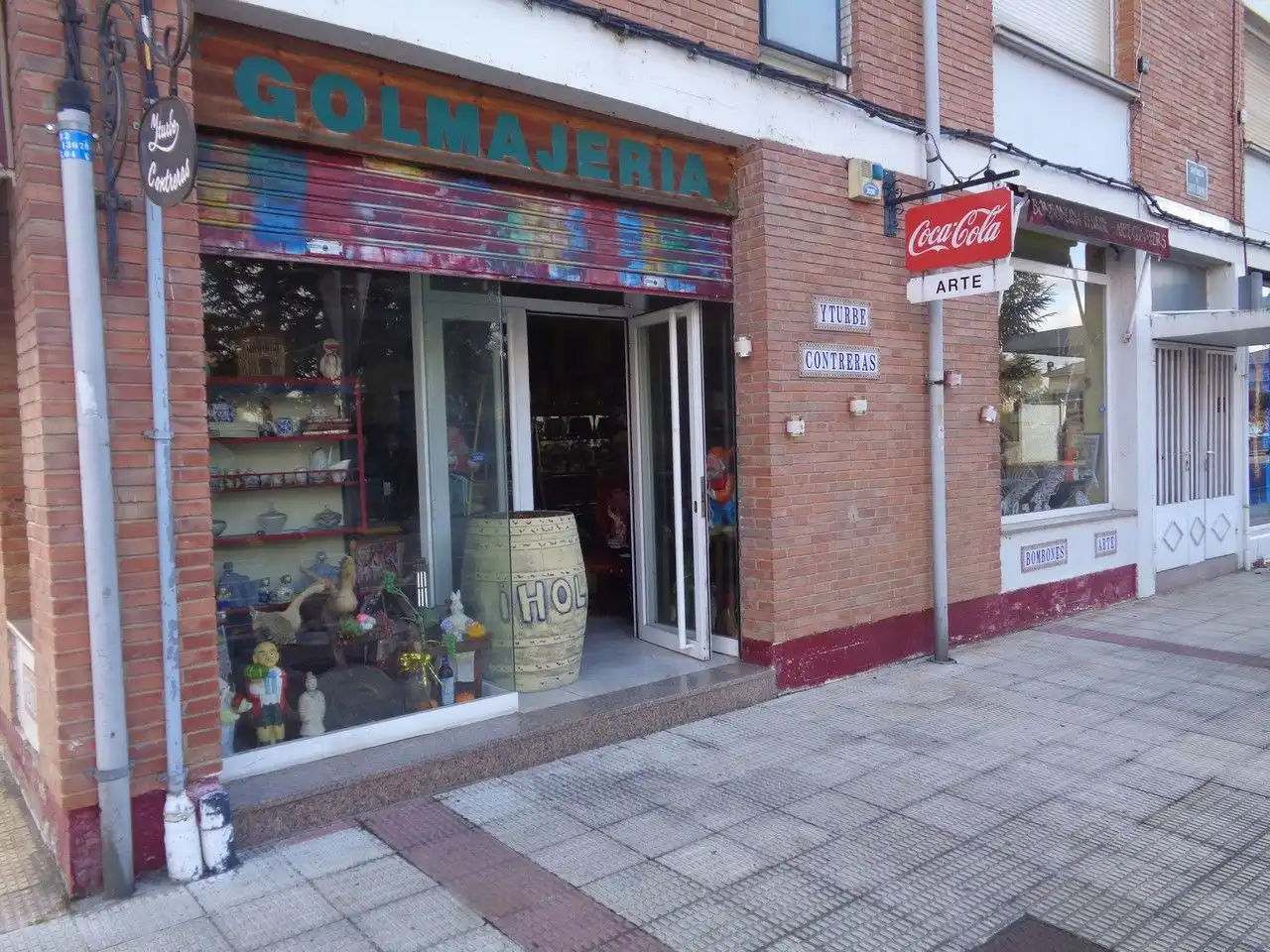 Locale commerciale in vendita a Avenida Santo Domingo de la Calzada, imagen 2