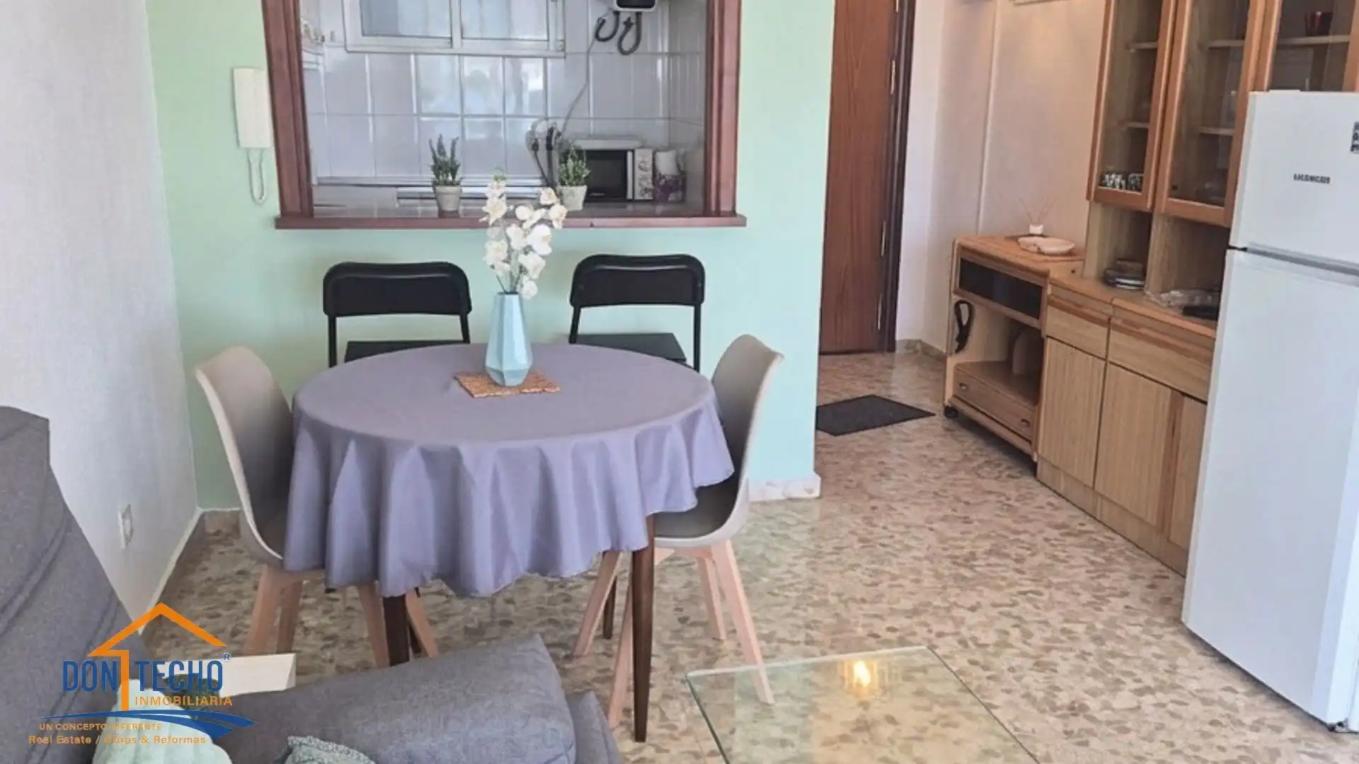 Comedor de Apartamento de alquiler en Benalmádena con Terraza, Amueblado y Piscina comunitaria