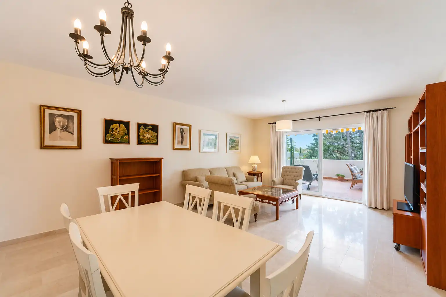 Dining room of Flat for sale in Marbella  with Air Conditioner, Heating and Terrace