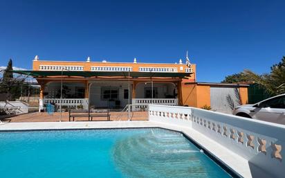 Vista exterior de Casa o xalet en venda en Llíria amb Aire condicionat, Calefacció i Jardí privat