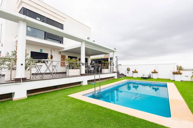 Casa-chalet en Alquiler en Concepcion Arenal en Monte Real