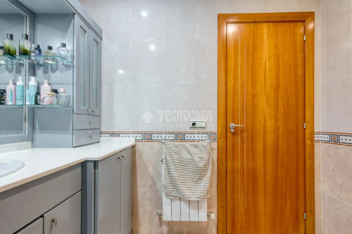 Baño de Piso en venta en Topas con Terraza