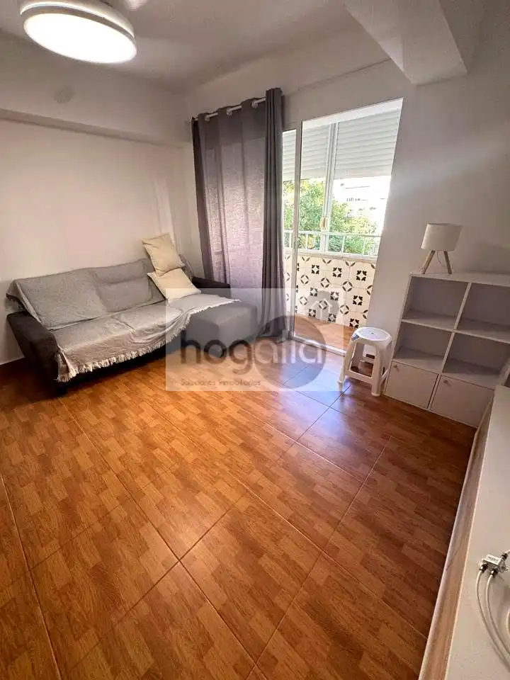 Bedroom of Flat for rent in Sevilla  with Storage room and Furnished