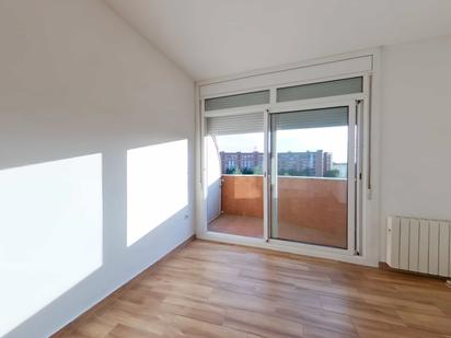 Bedroom of Flat for sale in Sabadell  with Air Conditioner, Heating and Balcony