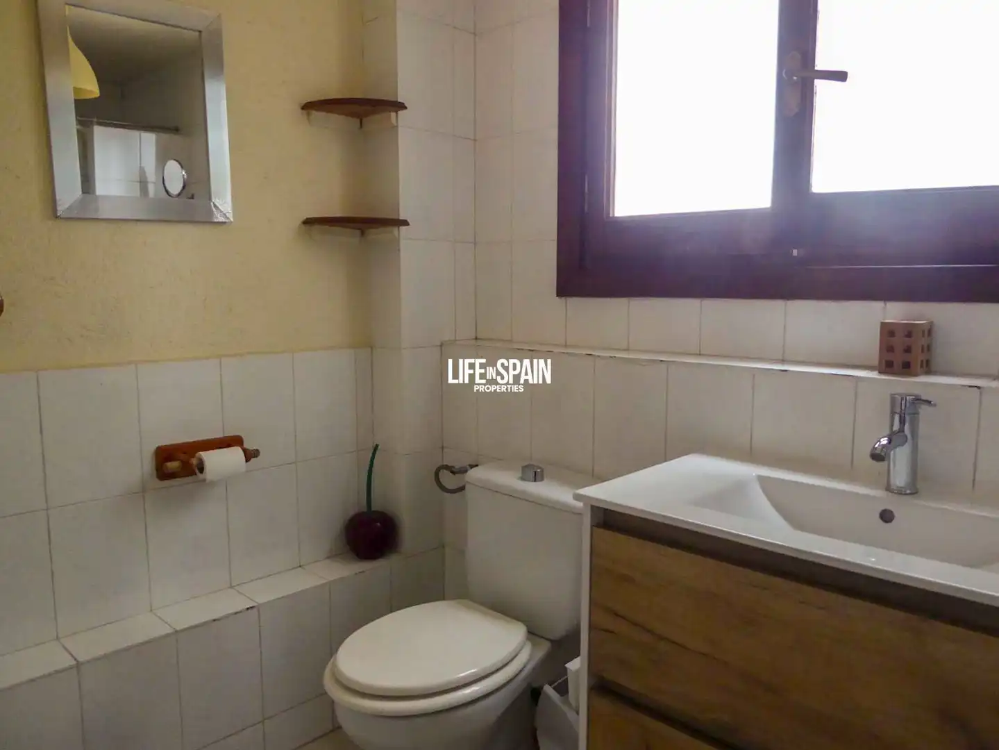 Badezimmer von Country house zum Verkauf in Rasquera mit Klimaanlage, Privatgarten und Terrasse