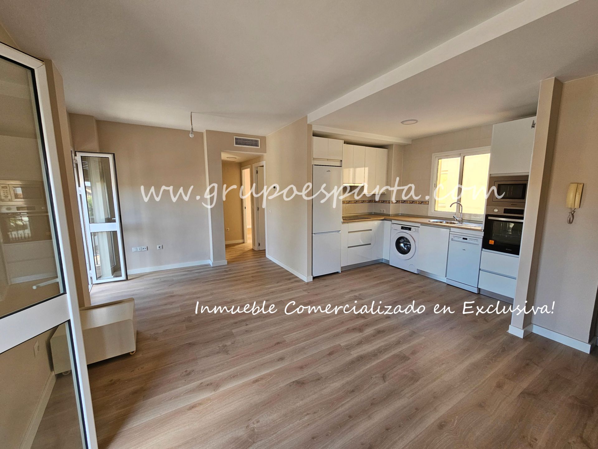 Vista exterior de Pis de lloguer en Espartinas amb Aire condicionat, Forn i Rentadora