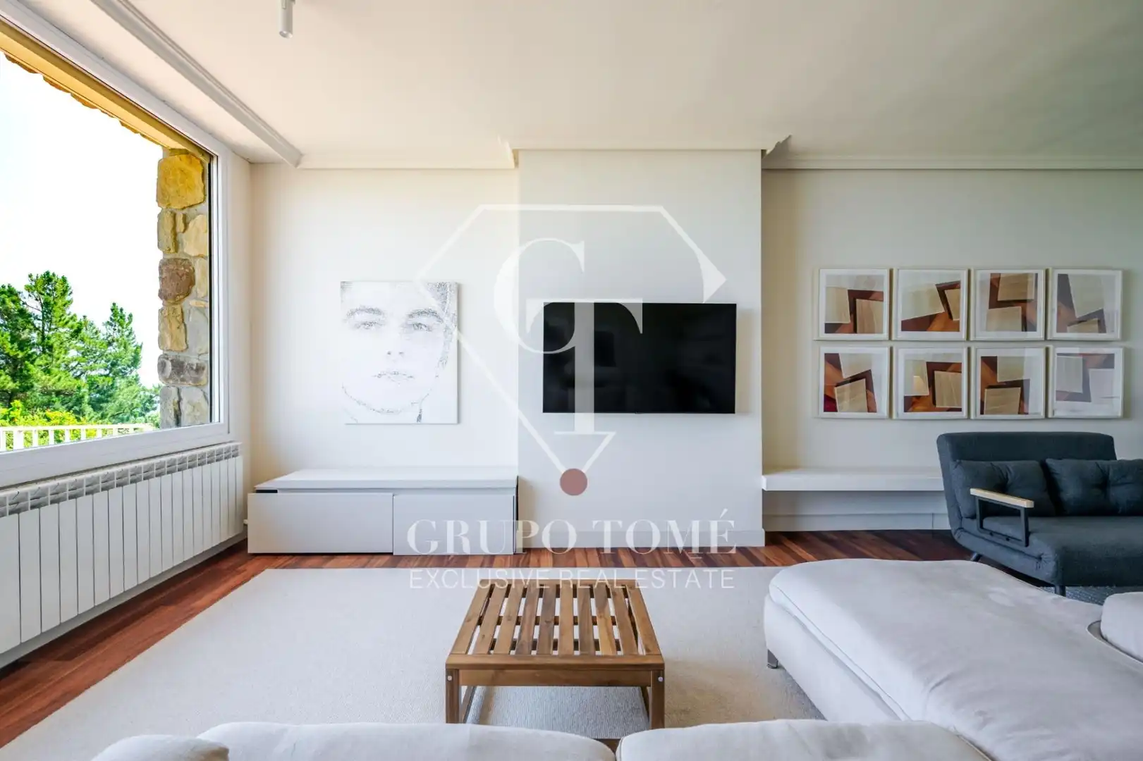 Sala d'estar de Casa adosada en venda en Mutriku amb Jardí privat, Terrassa i Moblat