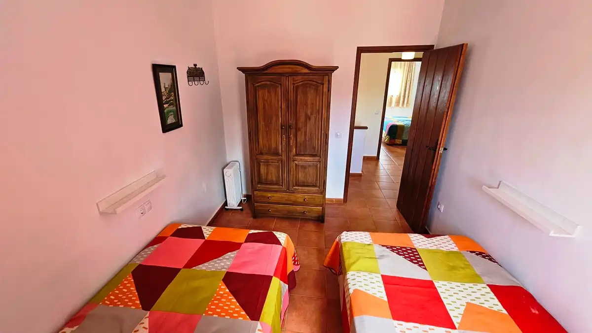 Habitación de Casa adosada en venta en Cortelazor con Trastero, Amueblado y Balcón
