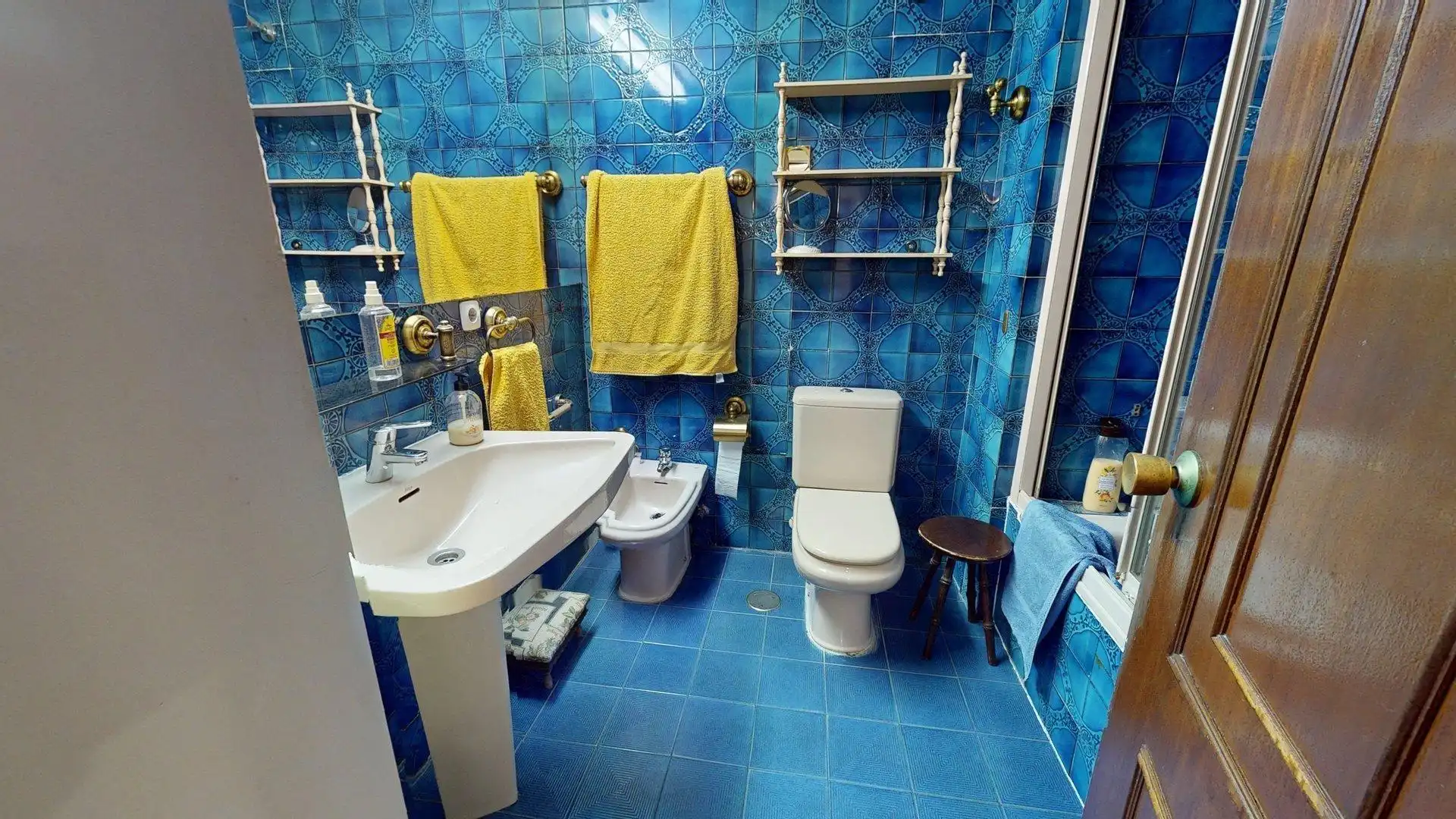 Bathroom of Flat for sale in Córdoba  with Air Conditioner, Terrace and Balcony