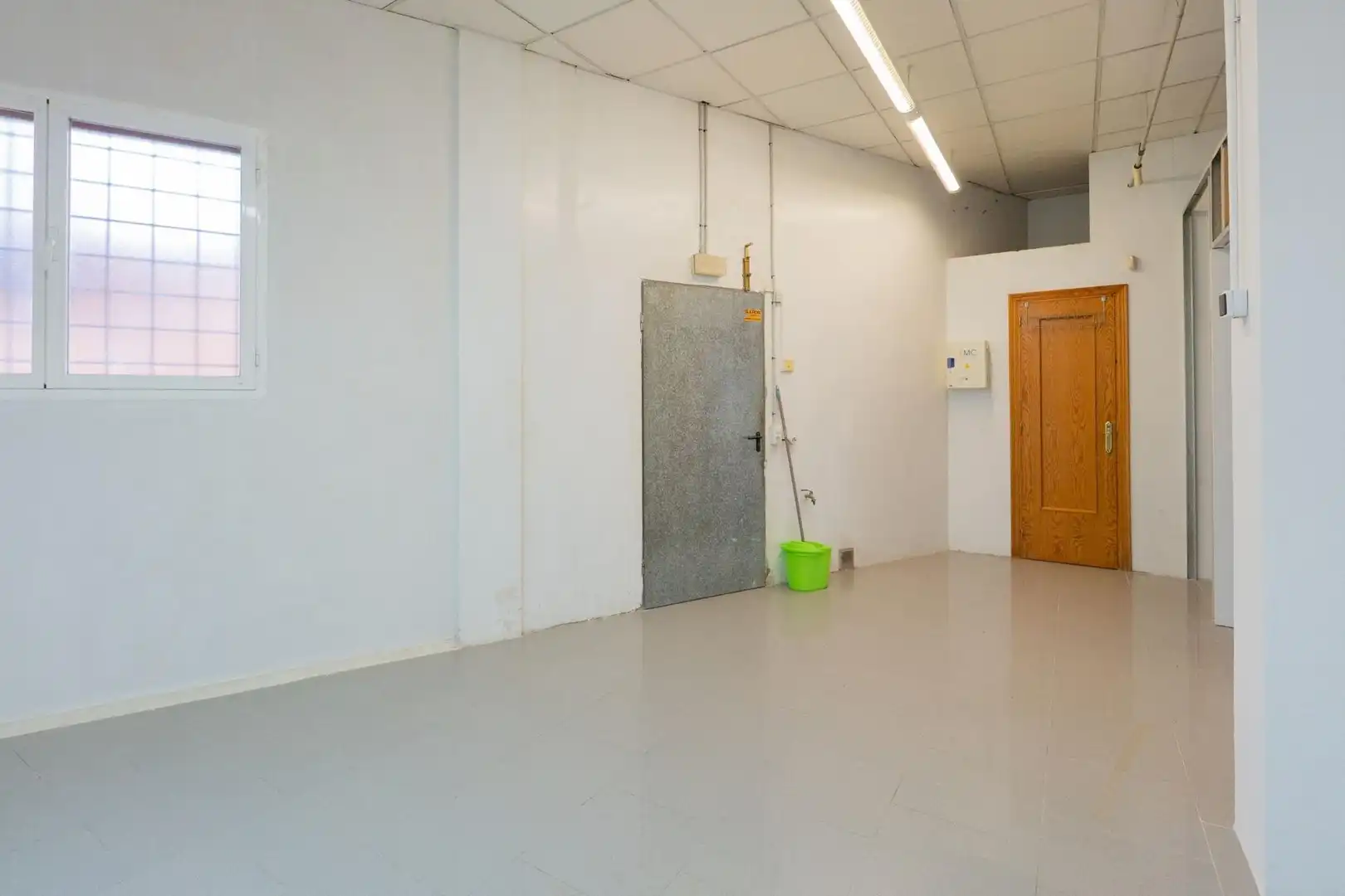 Business premises for sale in Avenida dels Germans Carsi, imagen 9