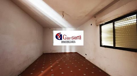 CHALET ADOSADO CON JARDIN, imatge 2