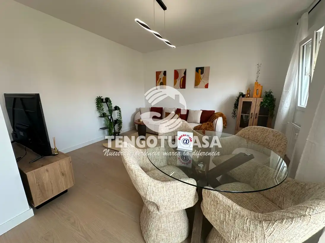 Living room of Flat for sale in Madrid  with Air Conditioner, Heating and Parquet flooring