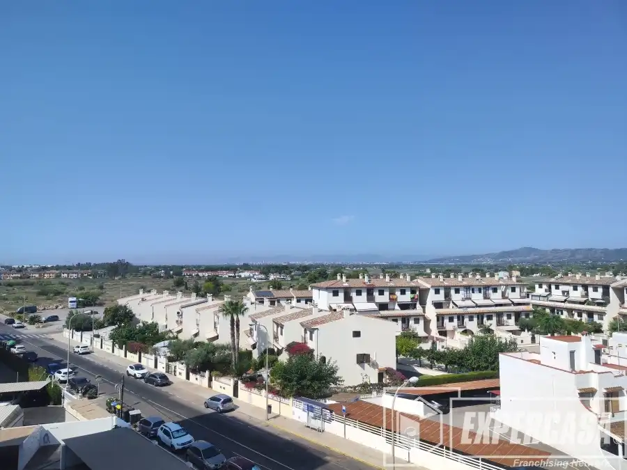Vista exterior de Apartament en venda en Benicasim / Benicàssim amb Aire condicionat, Terrassa i Moblat