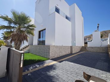 Chalet con piscina en venta en Balcón de Finestrat - Terra Marina