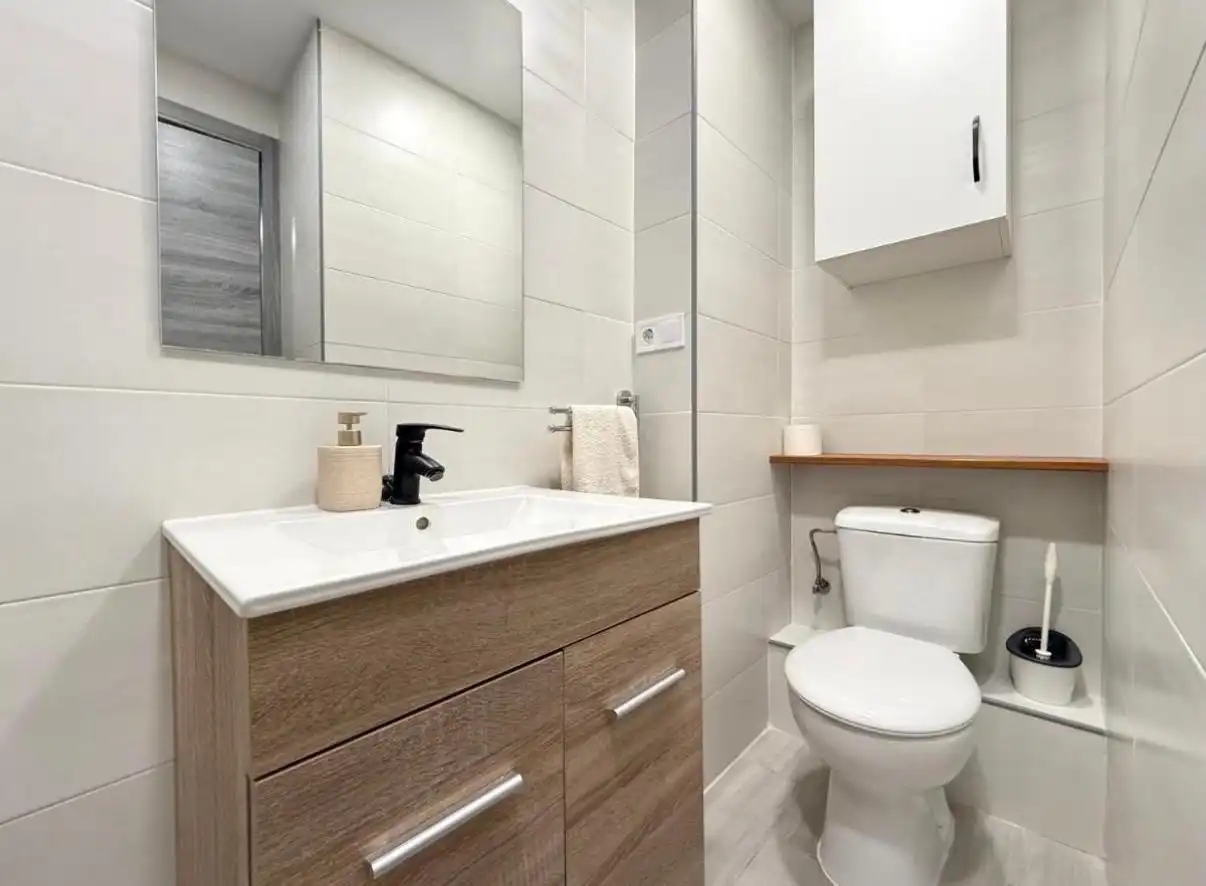 Bathroom of Flat for rent in Parque de la Paloma