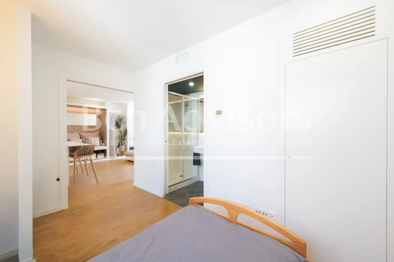 Schlafzimmer von Dachboden zum Verkauf in Barcelona mit Klimaanlage, Heizung und Parkett