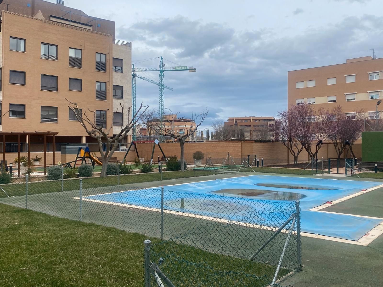Piscina de Àtic en venda en Ciudad Real Capital amb Calefacció, Parquet i Terrassa