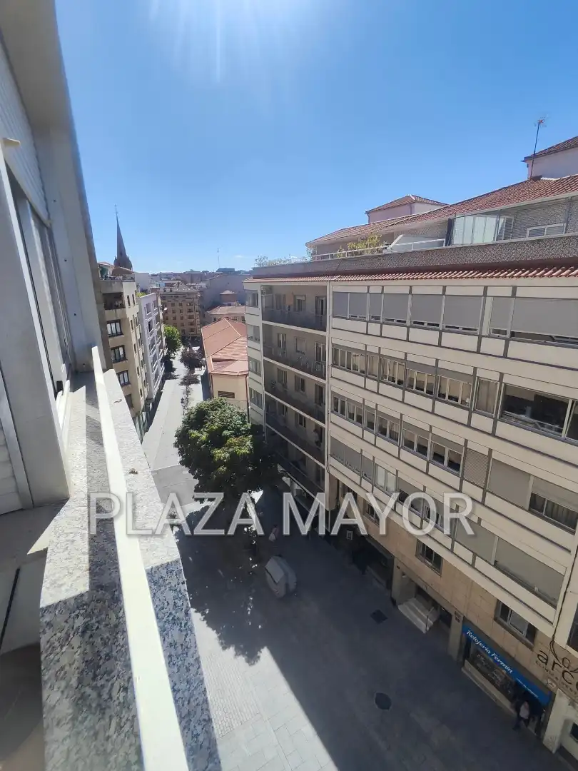 Vista exterior de Piso en venta en Salamanca con Calefacción, Parquet y Amueblado