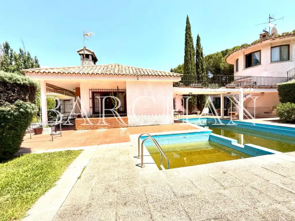 Jardín de Casa o chalet en venta en Boadilla del Monte con Jardín privado, Piscina y Lavadora