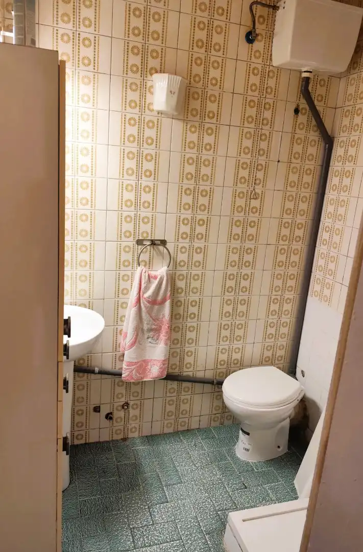 Baño de Piso en venta en L'Hospitalet de Llobregat con Amueblado, Horno y Lavadora