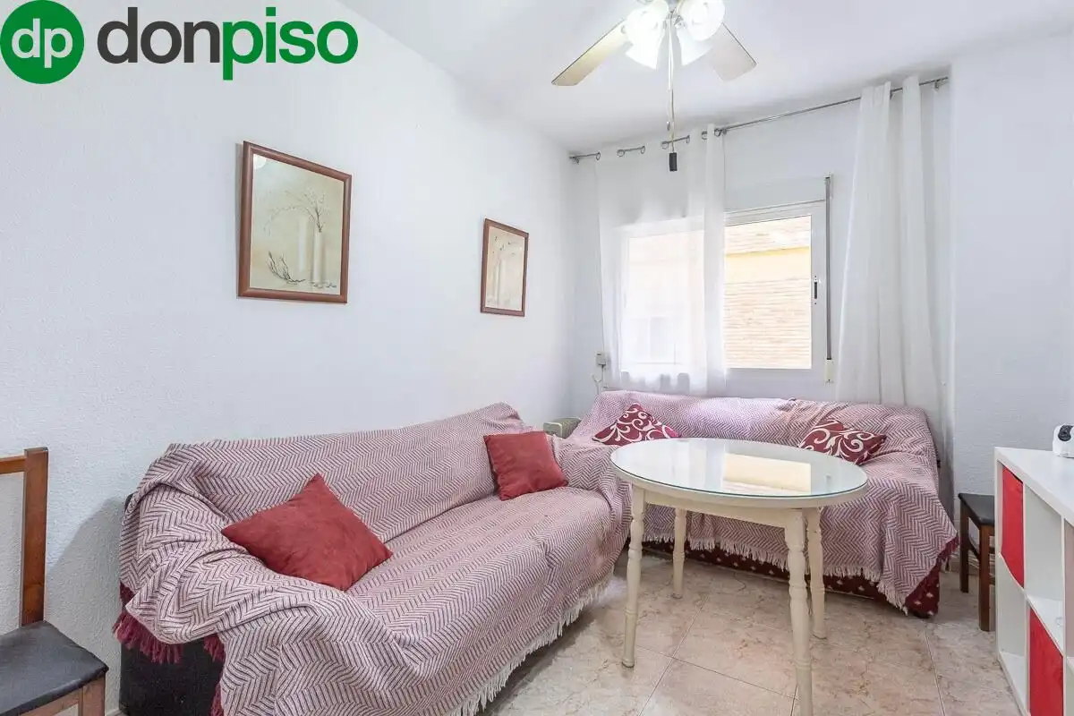 Sala de estar de Piso en venta en  Granada Capital con Amueblado