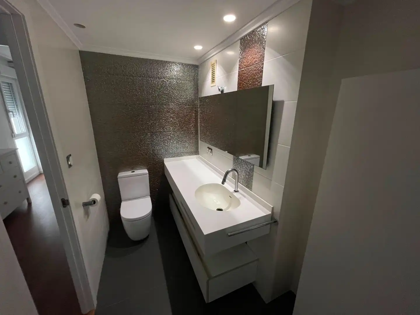 Bathroom of Duplexes for rent in Valencia  with Parquet flooring, Terrace and Furnished
