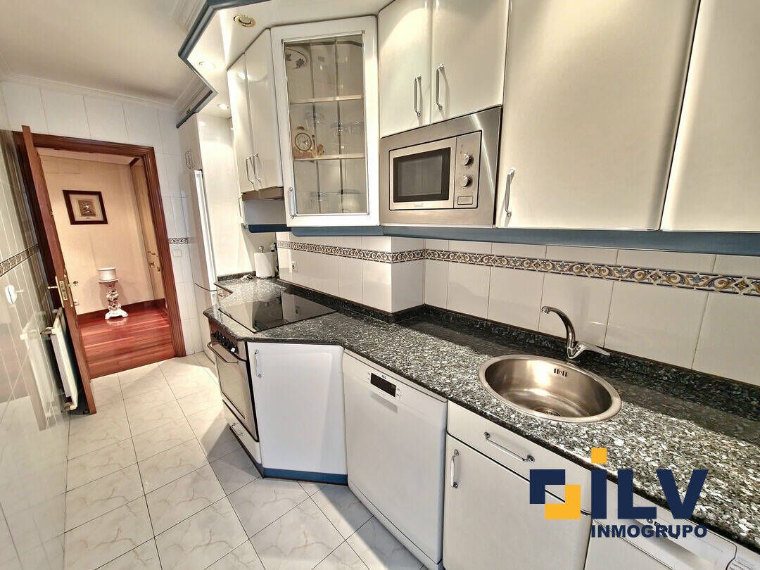 Cocina de Piso en venta en Santurtzi  con Calefacción y Terraza