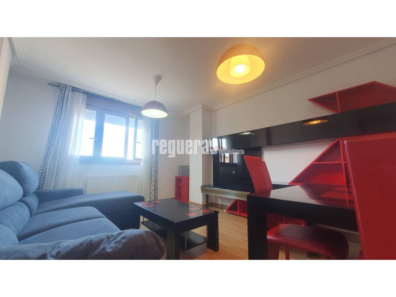 Dormitori de Apartament en venda en Avilés amb Calefacció, Parquet i Traster