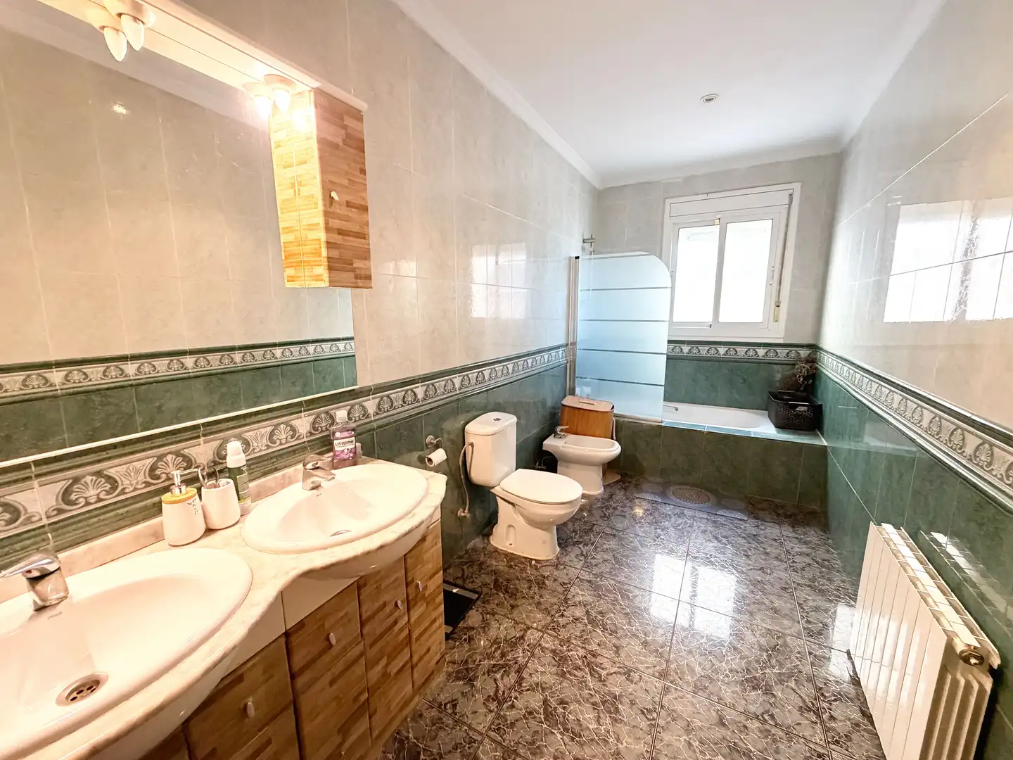 Bathroom of Houses for sale in Sant Vicenç Dels Horts  with Air Conditioner, Heating and Terrace