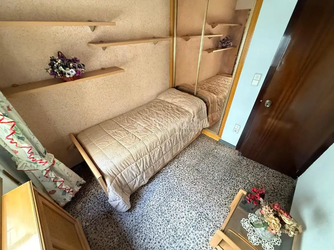 Bedroom of Flat for sale in Zaragoza  with Heating, Storage room and Furnished