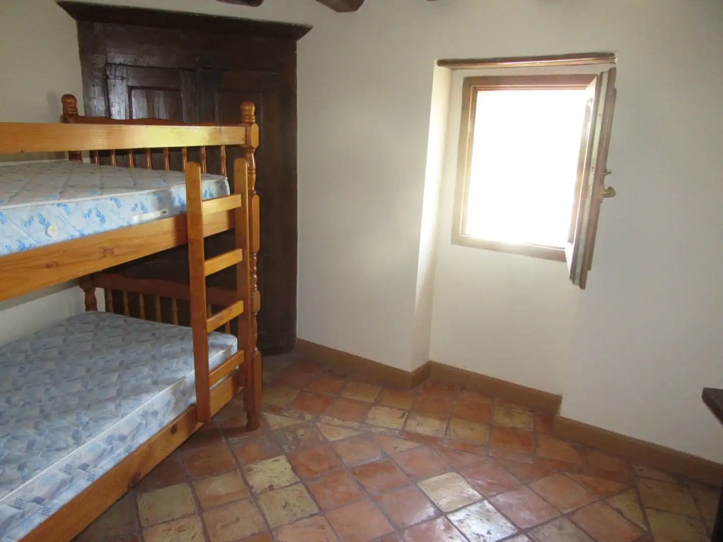 Dormitori de Casa o xalet en venda en Canal de Berdún amb Jardí privat i Traster